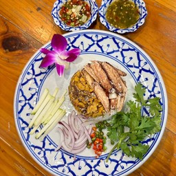 ข้าวหน้าเนื้อปูไข่ปู
