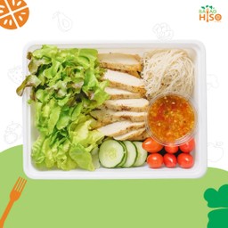 เส้นหมี่ข้าวกล้อง อกไก่นุ่มย่าง