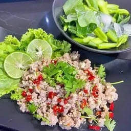 ข้าว+ยำหมูสับมะนาว