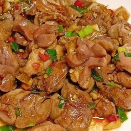 ข้าวเครื่องในไก่ผัดพริกเกลือ