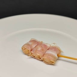 เบคอนพันไส้กรอกห