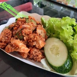 ข้าวยำไก่แซ่บซี๊ด