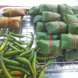 หมูพวงหมูย่าง Byไทยเลย หน้่เซเว่น แสมดำ ซ.5