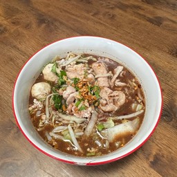 ก๋วยเตี๋ยวหมูตุ๋น