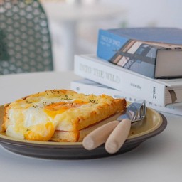 Crispy Egg Ham Cheese Toast