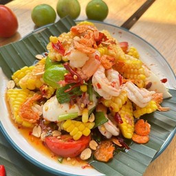 ตำไทยข้าวโพดไข่เค็มกุ้งสุก