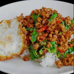 ผัดกะเพราหมูสับ + ไข่ดาว