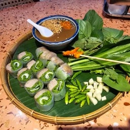 ครัวเมืองเว้ ลาว ญวน ฟิวเจอร์พาร์ค รังสิต แอนด์ สเปล