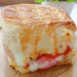 ปังปิ้ง ชีส โบโลน่า