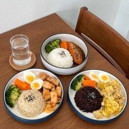 Brunchy Cafe and Eatery Bangsaen