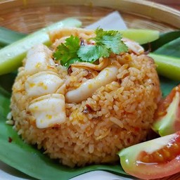 ข้าวผัดต้มยำปลาหมึก(ผัดคลุกข้าว)