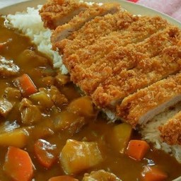 ข้าวแกงกะหรี่ไก่ทอด