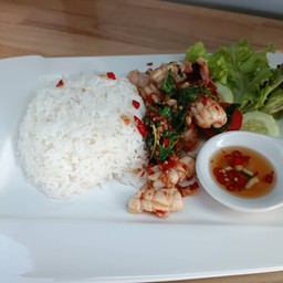 ข้าวกะเพราปลาหมึก