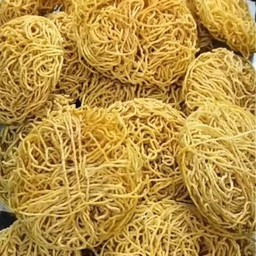 เส้นหมี่กรอบก้อนละ20บาท