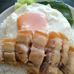 ข้าว หมูกรอบไร้เทียมทาน