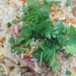 ข้าวผัดแหนม