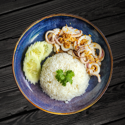 ข้าวหมึกกระเทียม