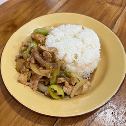 ข้าวหมูผัดพริกหยวก