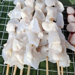 อุ๊ย หมึกย่าง ตลาดริมบึงแก่นนคร