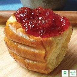 ปังไส้ทะลัก แยมสตรอเบอรี่ (1ชิ้น)