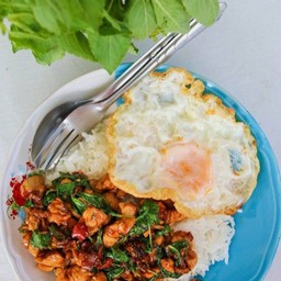 ข้าวพริกเผาหมูชิ้น