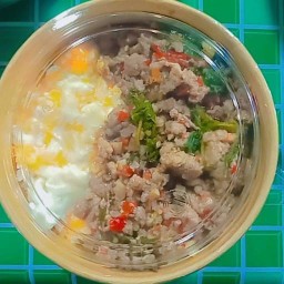 ร้านกะเพราแลบลิ้น ตลาดนัดราชมังคลากีฬาสถาน กกท