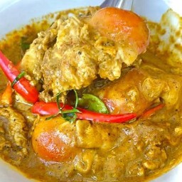 แกงคั่วกะทิหมู ไข่เป็ด2 ฟอง