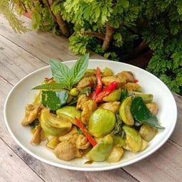 ผัดพริกแกงเขียวหวาน(กับข้าว)