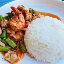 ผัดพริกแกง ทะเล ราดข้าว