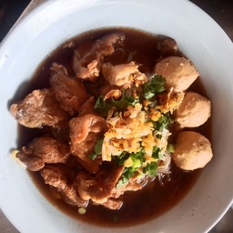 ก๋วยเตี๋ยวหมูตุ๋น