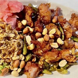 แหนมซี่โครงทอด