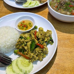 ข้าวผัดเขียวหวานหมู