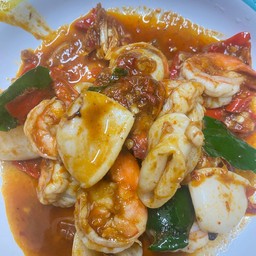 ผัดพริกแกง