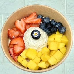 กรีกโยเกิร์ตรสออริจินอล 1สคูป+มะม่วงสุก+สตรอว์เบอร์รี่เกาหลี+บลูเบอร์รี่ แถมฟรีน้ำผึ้ง