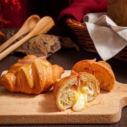 ครัวซองต์แฮมชีส