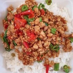 กระเพราหมูสับ