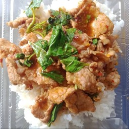กระเพราหมูชิ้น