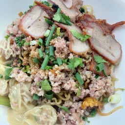 บะหมี่เกี๊ยวหมูแดงหมูสับ