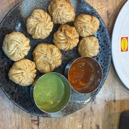 Veg momo original 8pcs with green chutney and spicy sauce