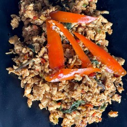 กะเพราไก่ (กับข้าว)