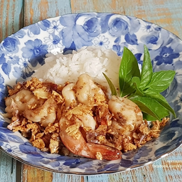 ผัดกระเทียมพริกไทยราดข้าว(โปรดเลือกวัตถุดิบ)