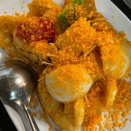 กุ้งแชบ๊วยผัดไข่เค็ม