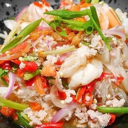 ยำวุ้นเส้นรวมมิตรทะเล