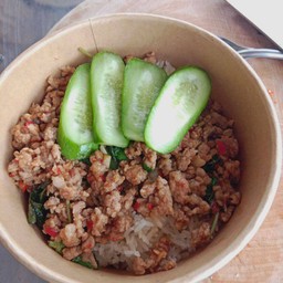 กะเพราหมูสับ