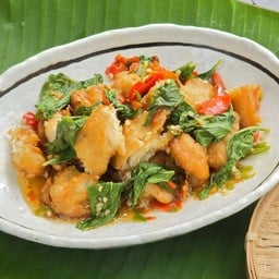 กะเพราไก่กรอบ