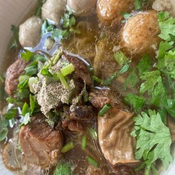 ก๋วยเตี๋ยวหมูตุ๋น