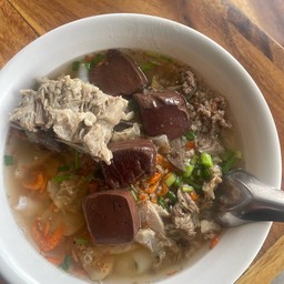 ก๋วยจั้บพิเศษ ใส่ทุกอย่าง