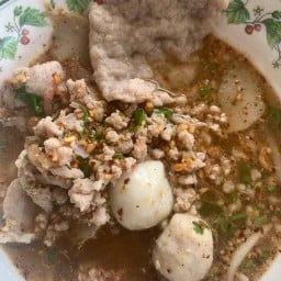 อ๊อดก๋วยเตี๋ยวหมูต้มยำสูตรโบราณ