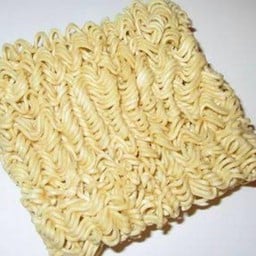 เพิ่ม  มาม่า  15  บาท 1  ก้อน