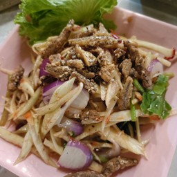 ยำมะม่วงปลากรอบ